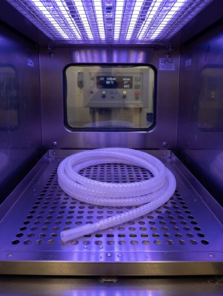 Netting made from hydrophobic composite yarn